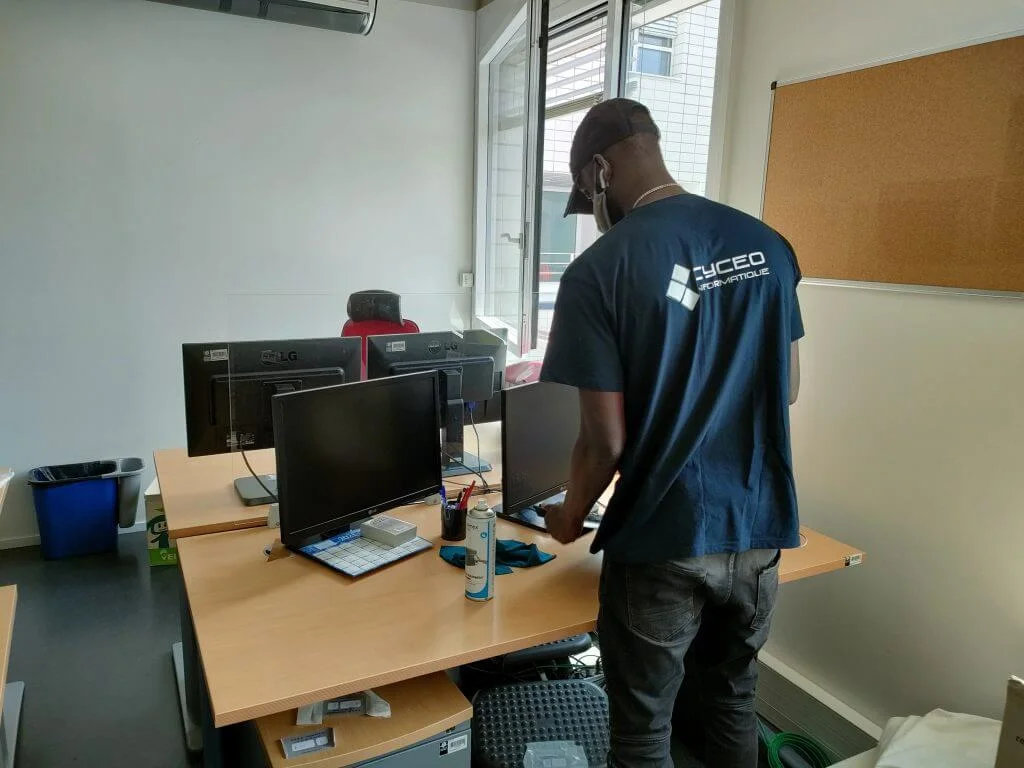 Nettoyage de postes informatique