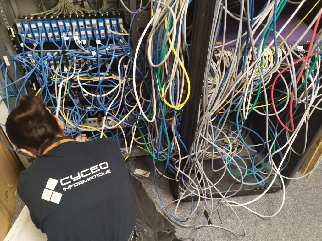Dégradation et maintenance du câblage en salle informatique